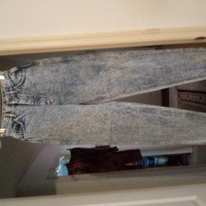 jeans with front and back pockets